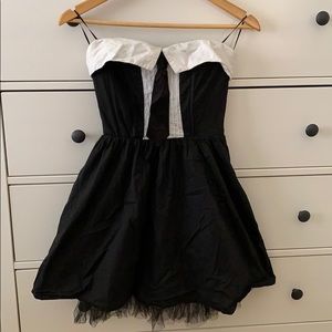 Hot Topic strapless dress